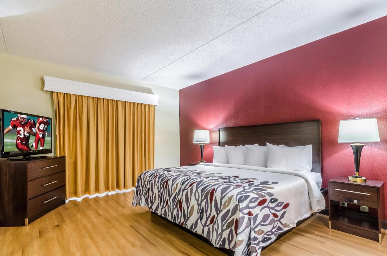 Red Roof Inn & Conference Center Wichita Airport Exteriör bild