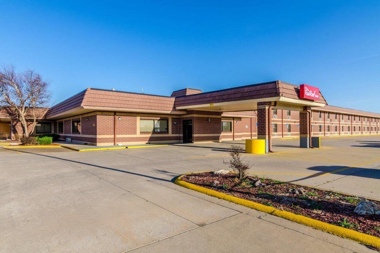 Red Roof Inn & Conference Center Wichita Airport Exteriör bild